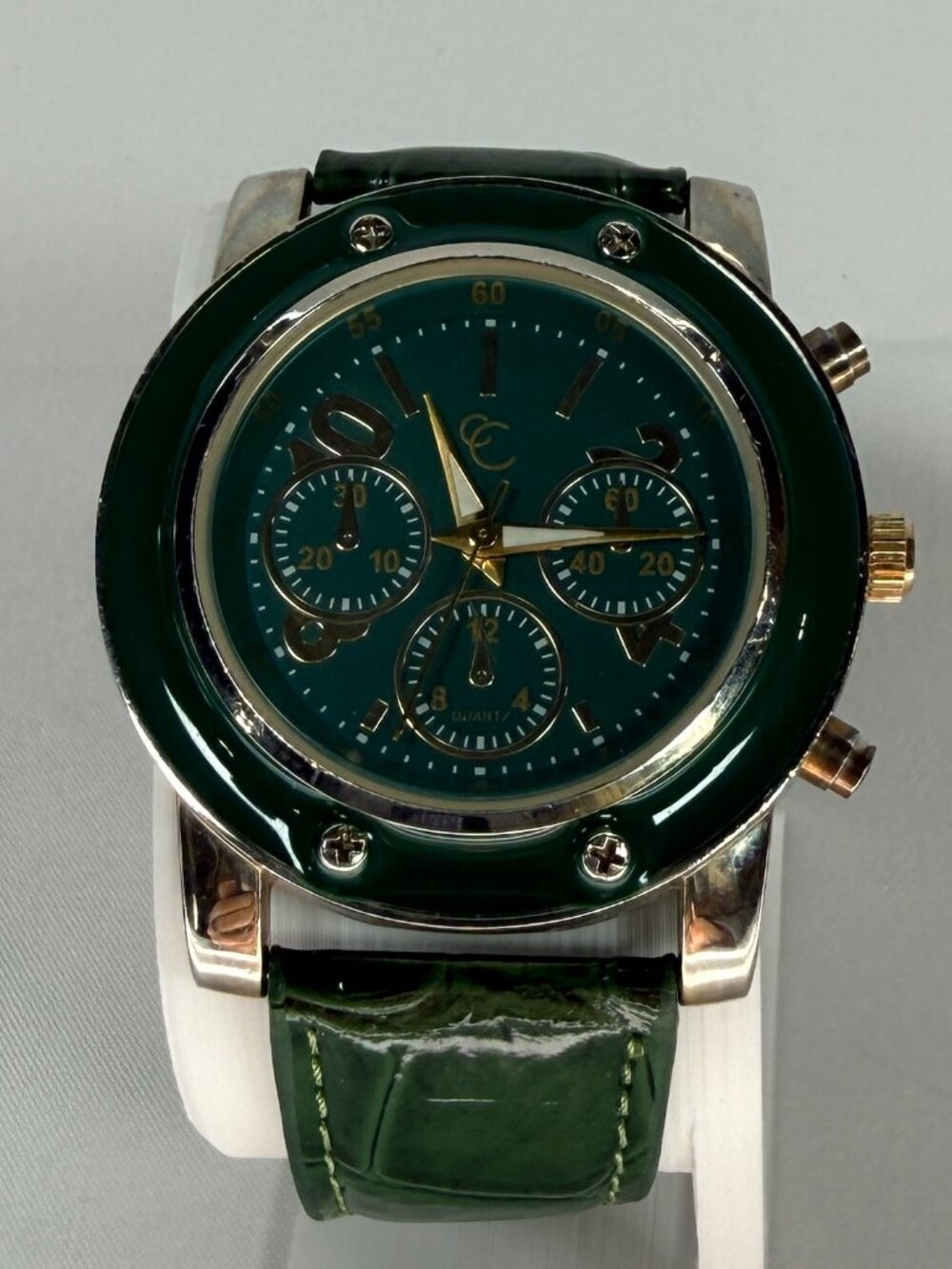 Charming Charlie Green Watch Women’s Chronograph Style Gold Tone Case Leather Ba